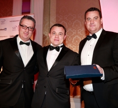 Sigmar Recruitment accept the award for Best Agency in Sales and Marketing from Sponsor Ruairi Kellegher from Taxback.com